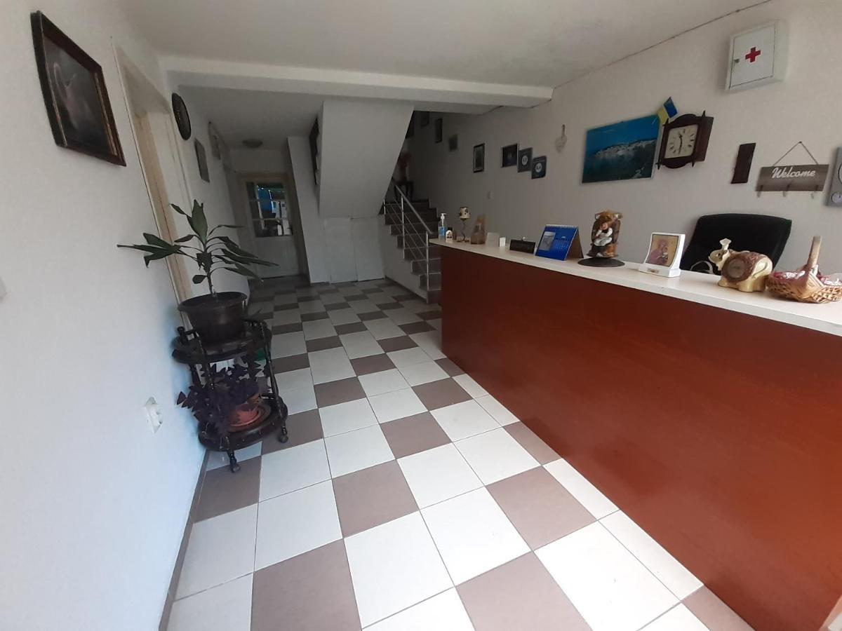 Guest House Zarnovel Palace أوهغيد المظهر الخارجي الصورة